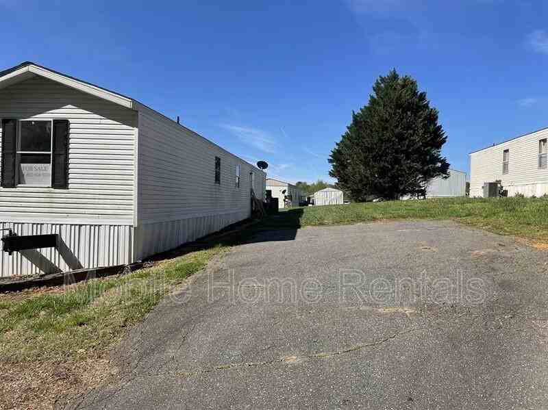 2269 E Wade Ave - Photo 2 of 3