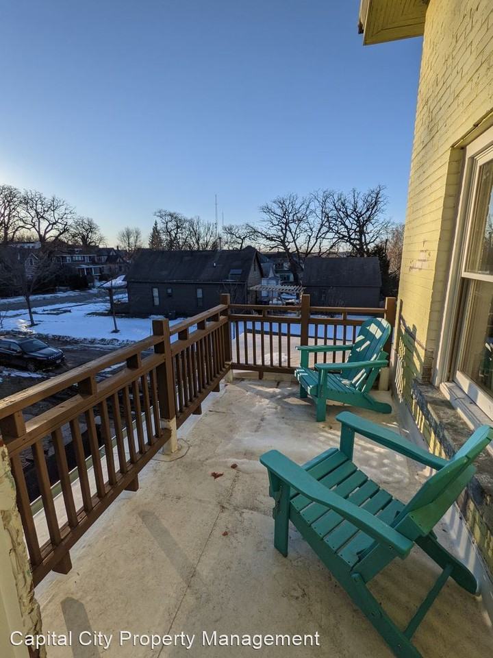 2007/2009 Pleasant Street - Photo 2 of 14