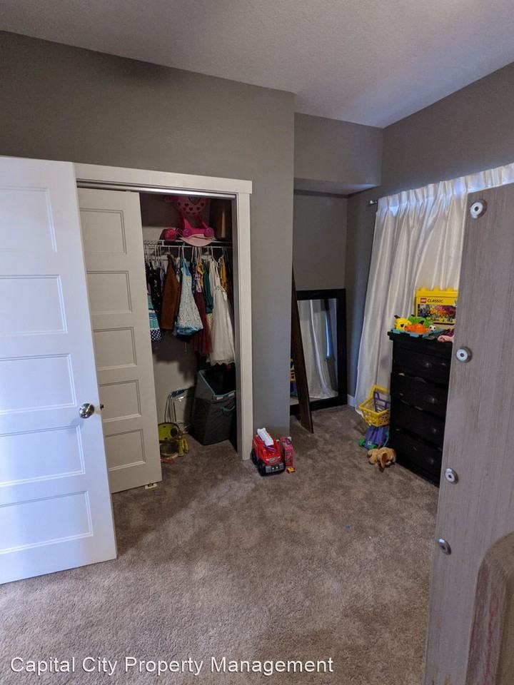 2007/2009 Pleasant Street - Photo 3 of 14