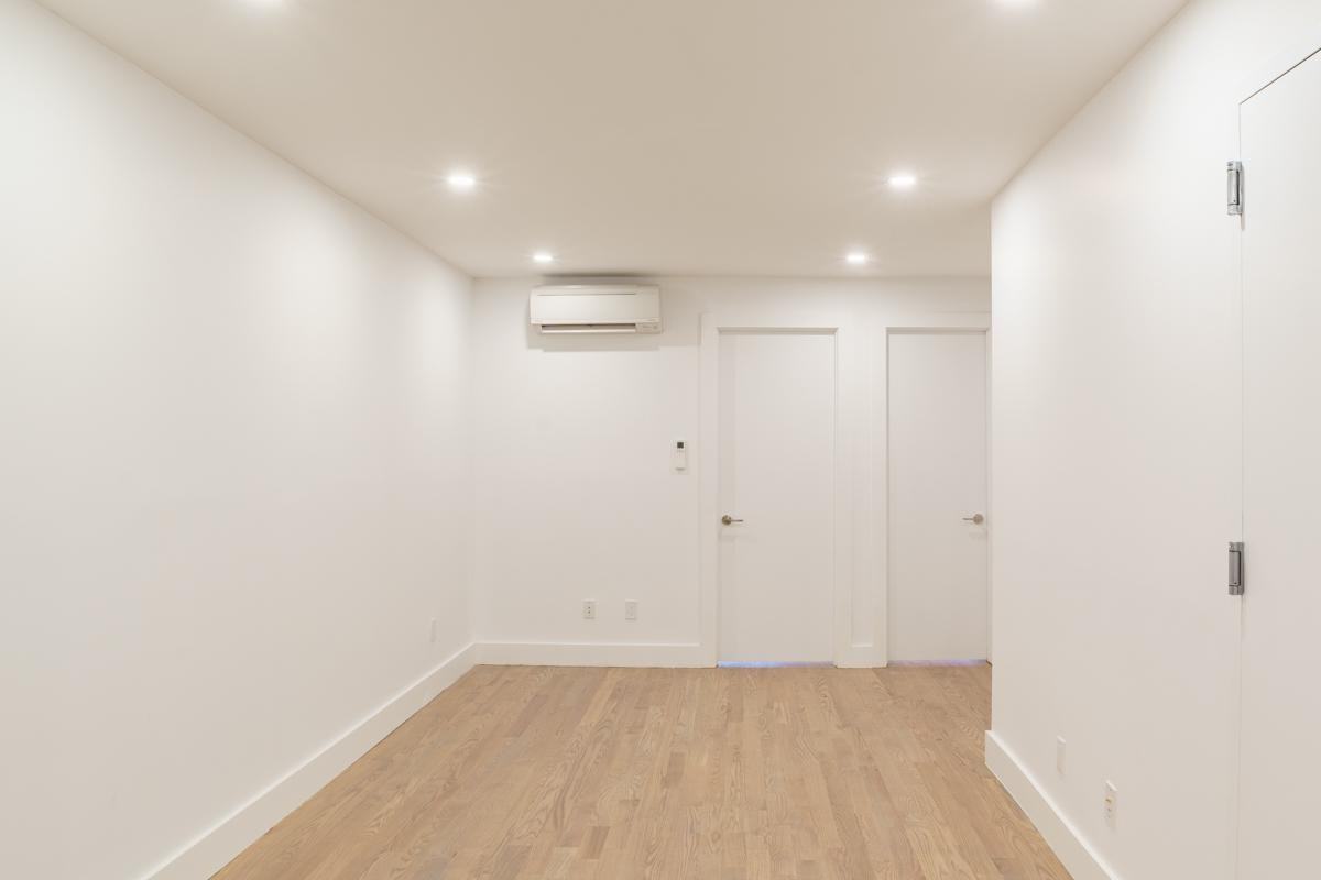 435 Dekalb Ave #1L - Photo 3 of 11
