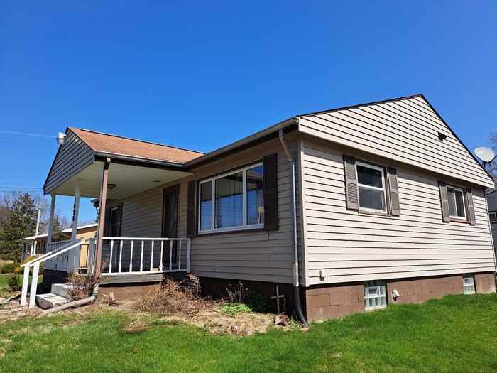 1090 N Darby Rd - Photo 2 of 12