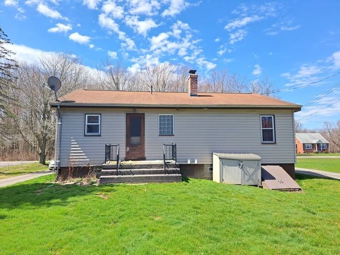 1090 N Darby Rd - Photo 3 of 12