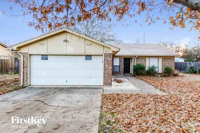 Pet Friendly Houses for Rent in Benbrook, TX - Photos & Pricing Available |  Zumper