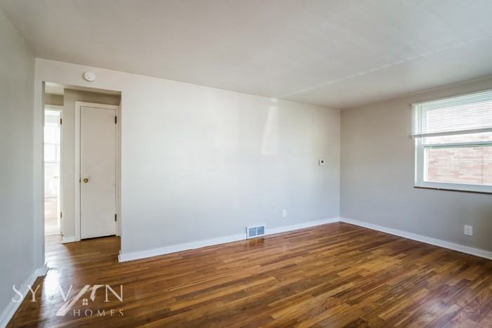 1013 3rd St - Photo 2 of 14