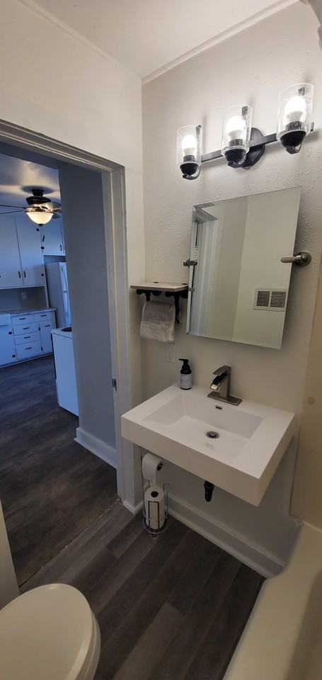 1113 N University Ave #1 - Photo 3 of 14