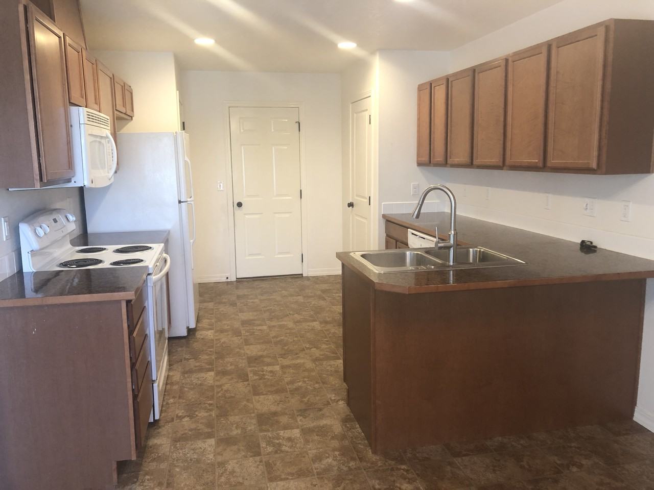 1220 Sw Selway Ln #NA - Photo 2 of 15