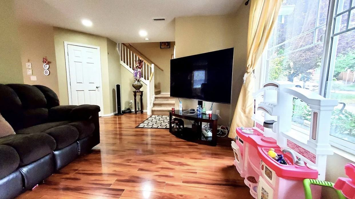 9137 228th Way Ne #NA - Photo 3 of 14