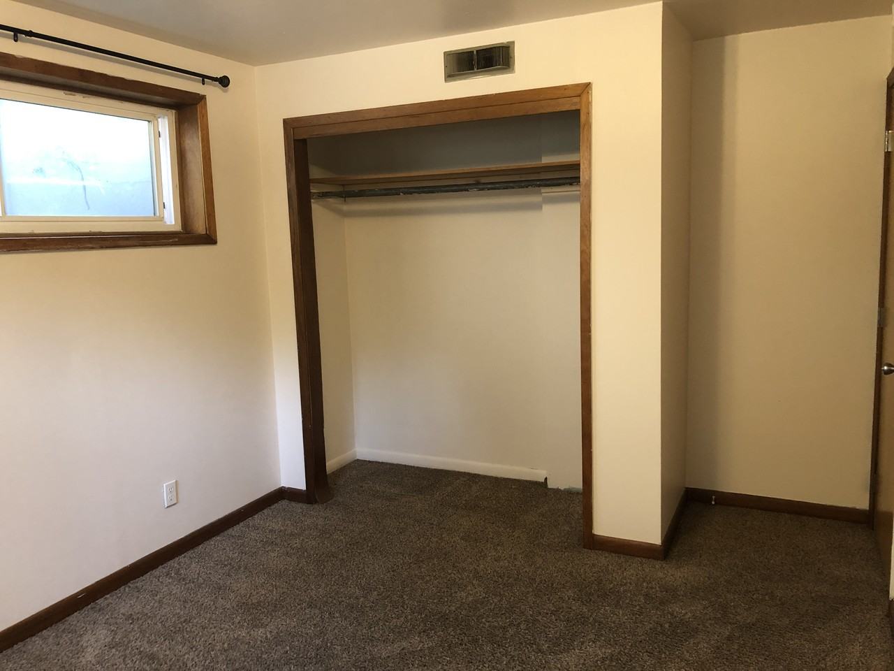 1048 Ne Monroe St #B - Photo 3 of 13