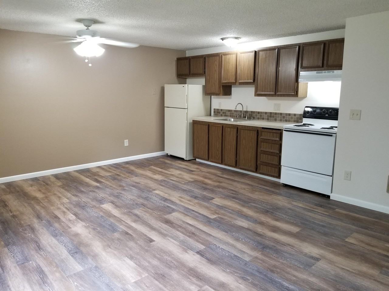 1429 Ne Hogan Pl #1429 - Photo 2 of 15