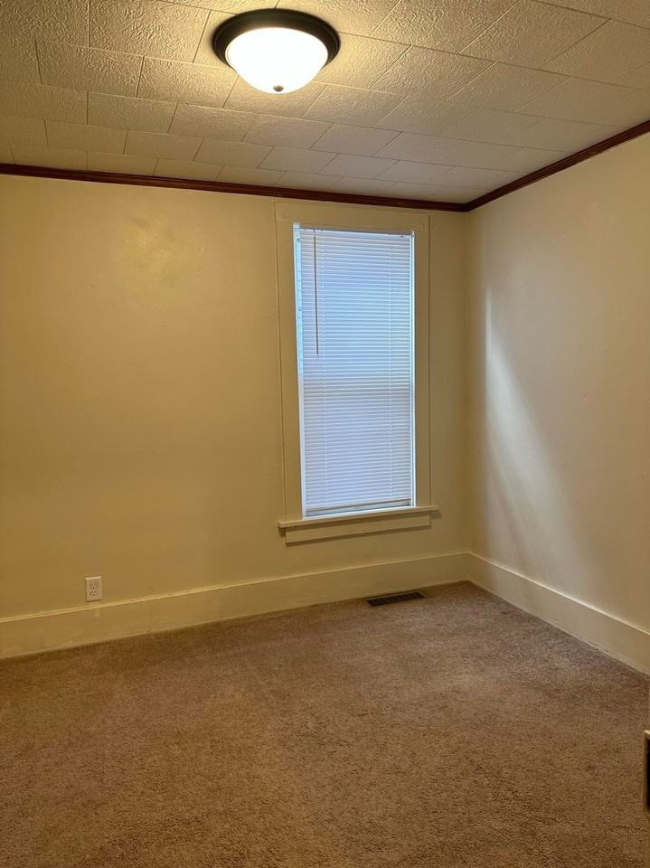 306 E Nuckols St #1 - Photo 2 of 13