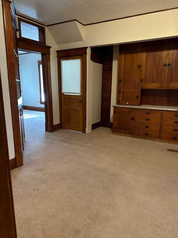 306 E Nuckols St #1 - Photo 5 of 13