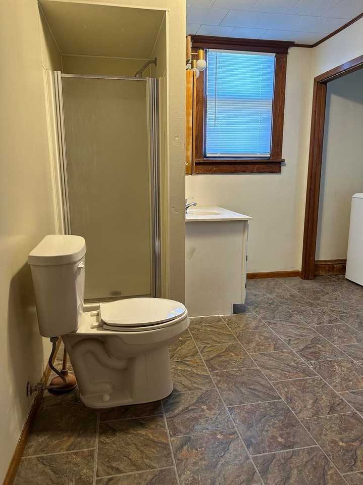 306 E Nuckols St #1 - Photo 7 of 13