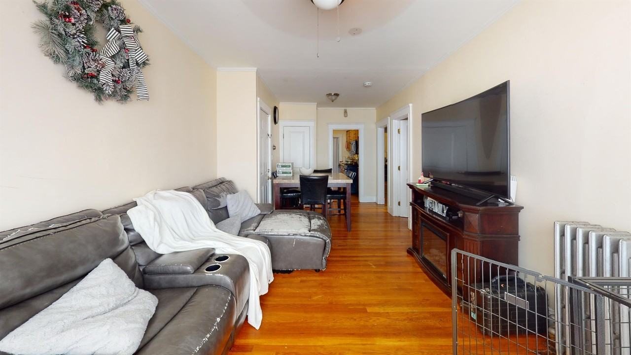 14 Davison St Apt 1r #1R - Photo 6 of 10