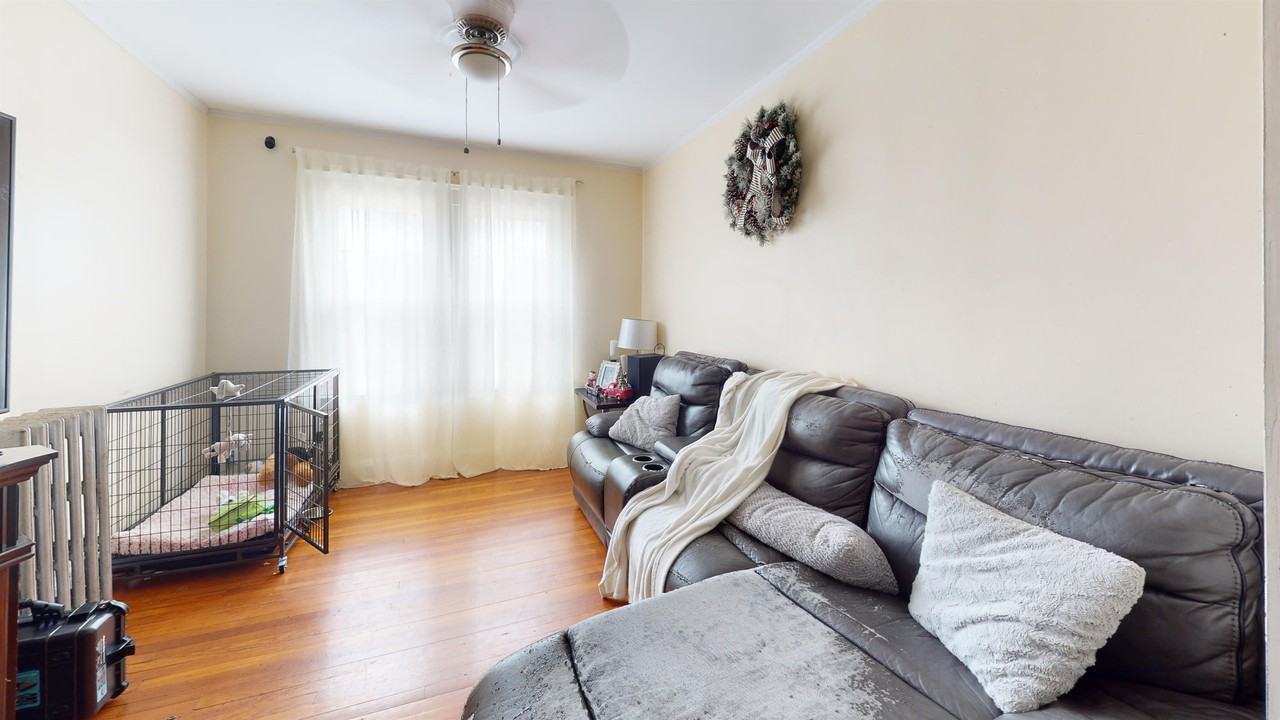 14 Davison St Apt 1r #1R - Photo 7 of 10