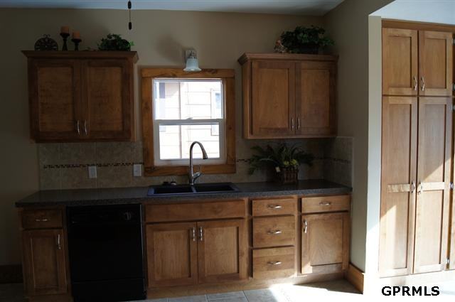 5121 S 38th St #1 - Photo 3 of 15