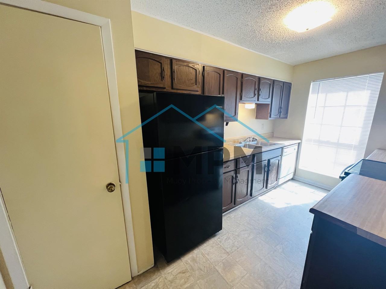 60 Colonial Dr #B - Photo 4 of 12