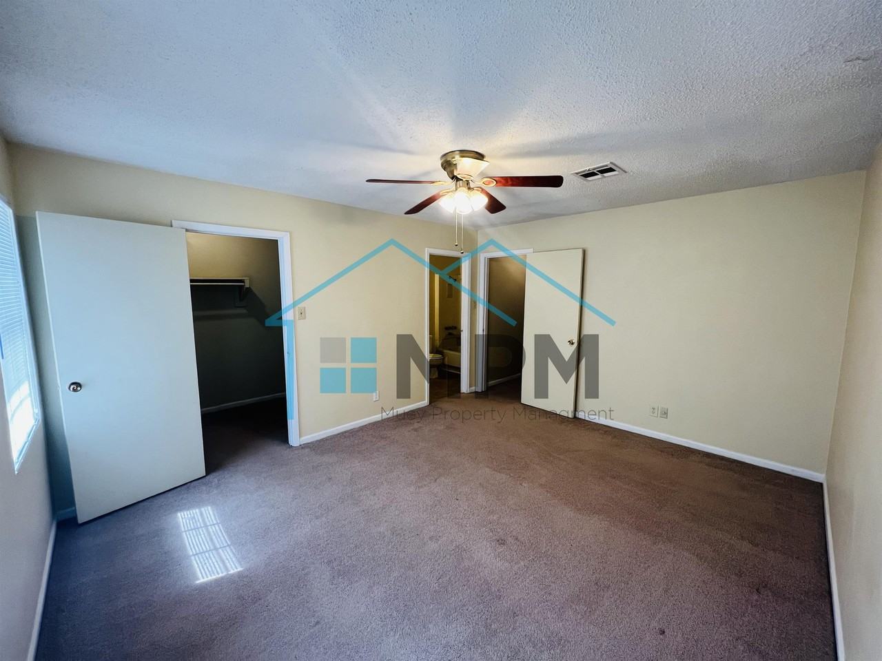 60 Colonial Dr #B - Photo 5 of 12