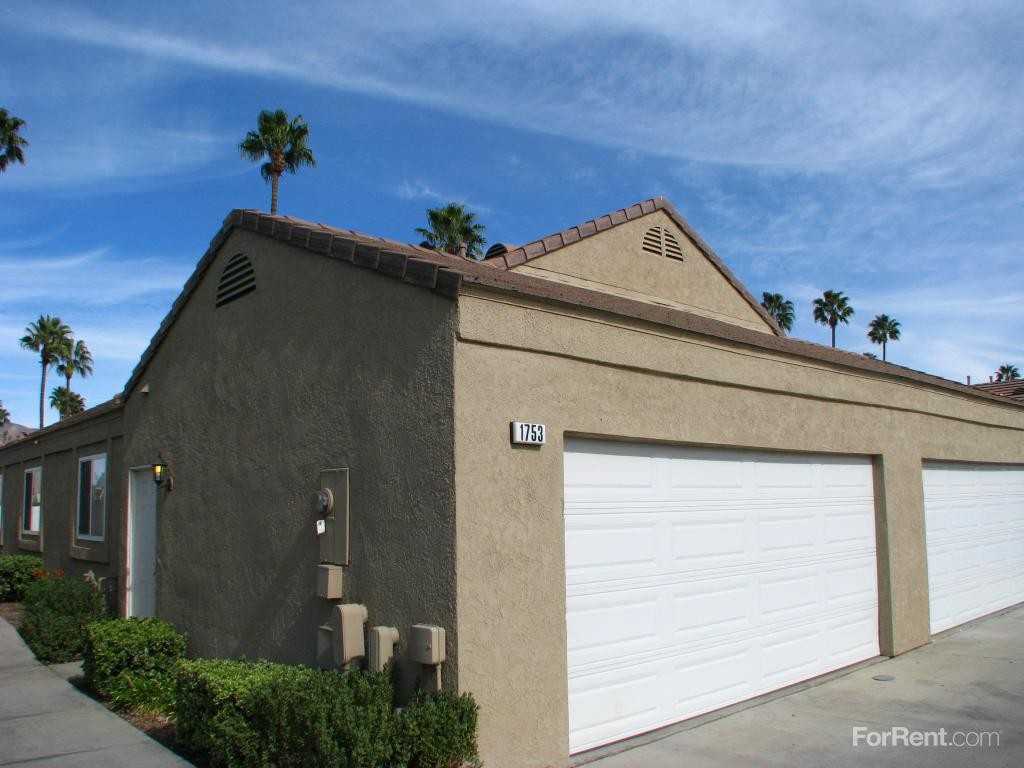 Santa Fe Palms - Photo 3 of 9