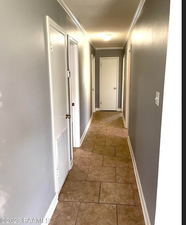 128 Longfellow Dr #1 - Photo 4 of 9