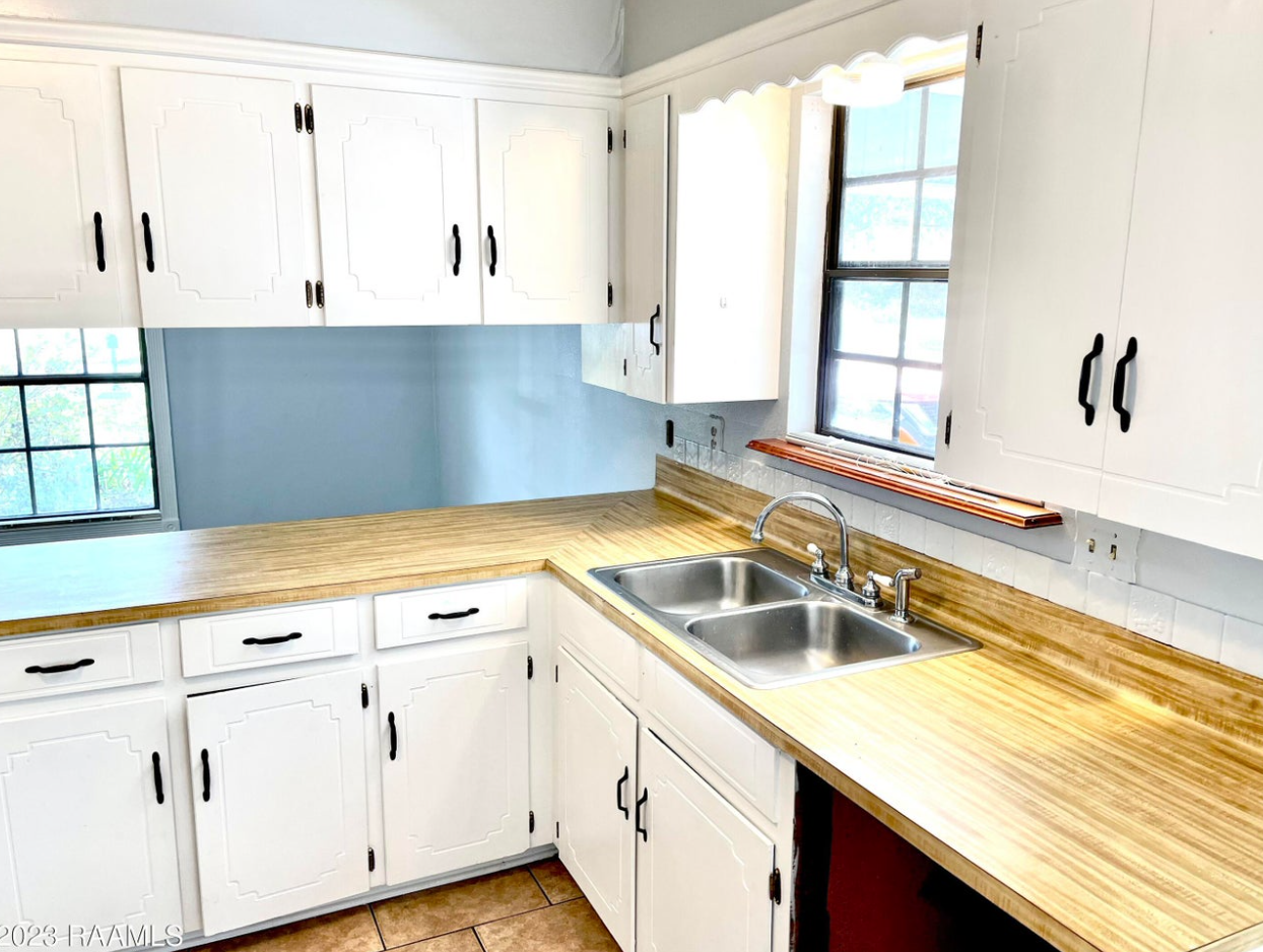 128 Longfellow Dr #1 - Photo 6 of 9