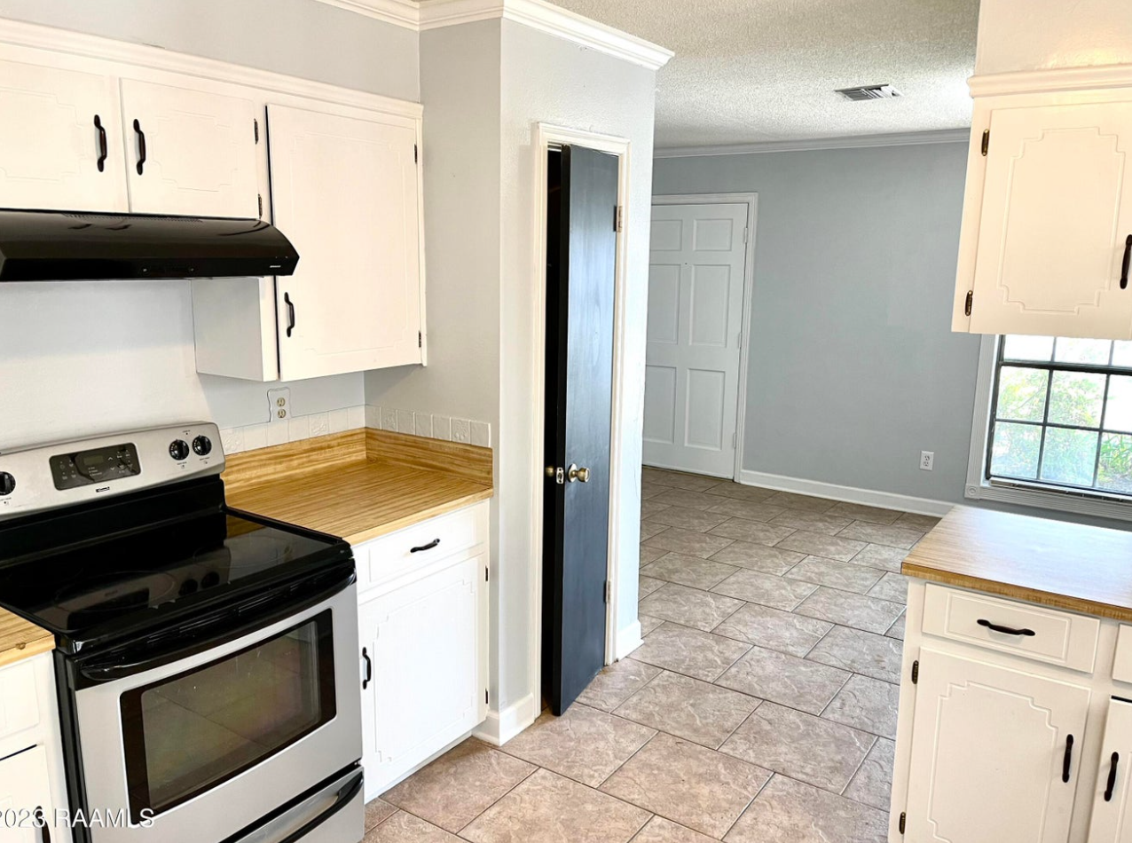128 Longfellow Dr #1 - Photo 7 of 9