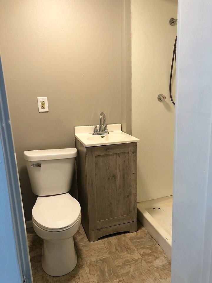 335 N 1st St #1 - Photo 4 of 12