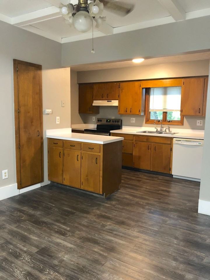 335 N 1st St #1 - Photo 6 of 12