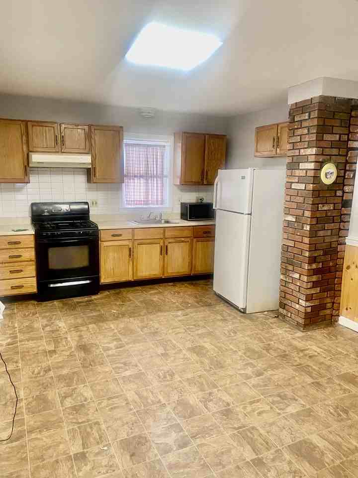 18 South Lincoln Street #1 - Photo 3 of 11