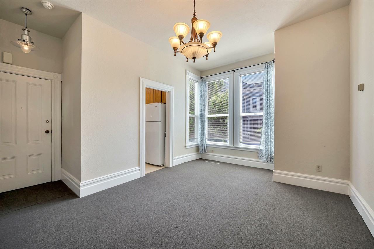 2682 Bush St #1 - Photo 3 of 14