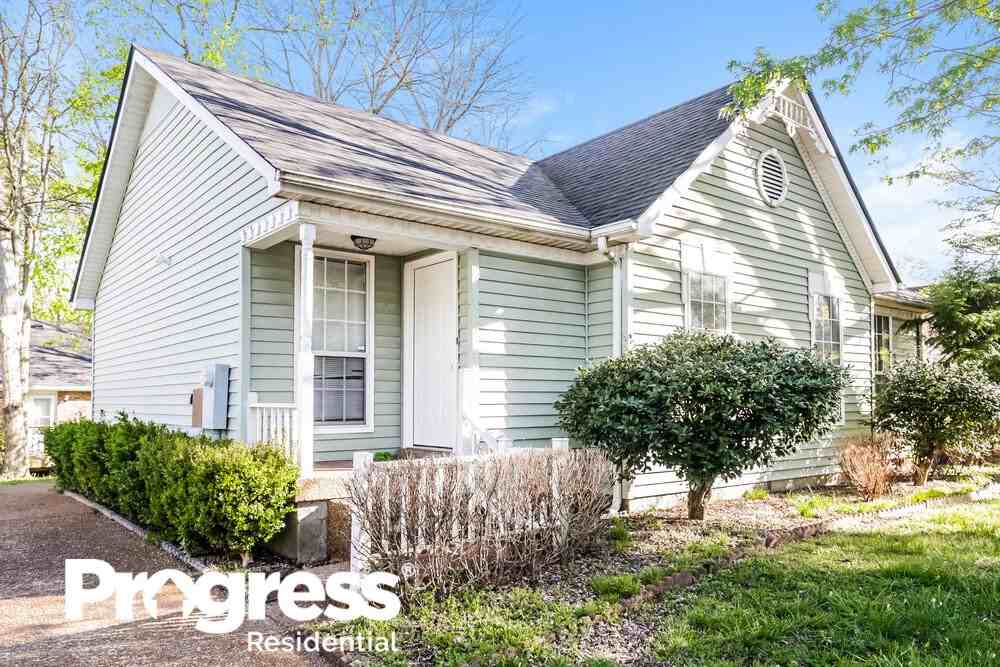 105 Brockhampton Ct - Photo 3 of 16