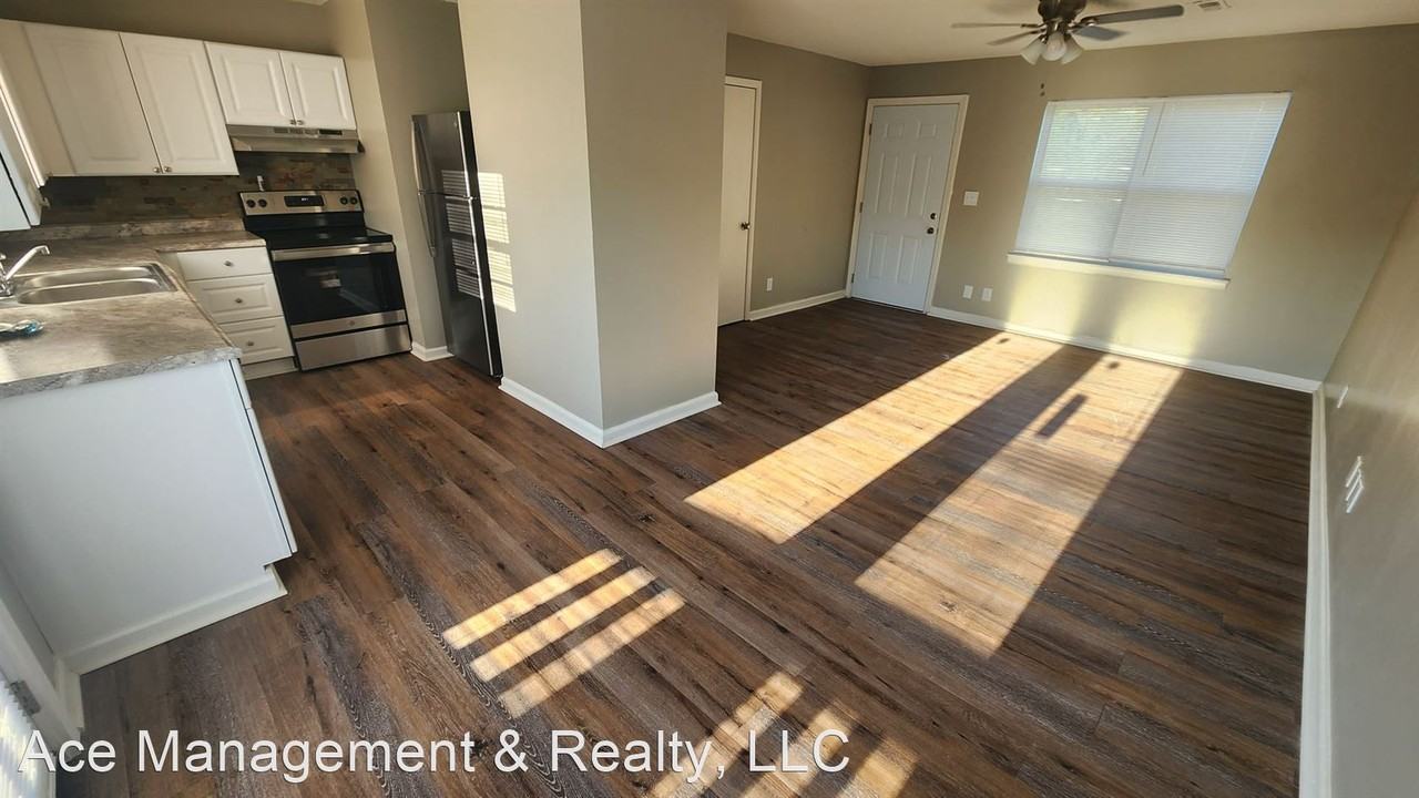 4041 Knight Road SW - Photo 3 of 7