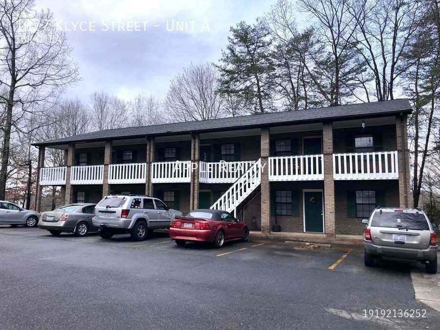 1027 Klyce St #A - Photo 2 of 9