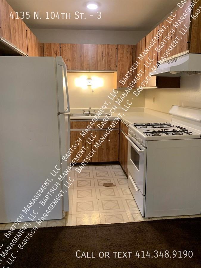 4135 N 104th St #3 - Photo 3 of 6