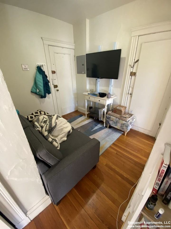 114 Washington St #37R - Photo 3 of 8