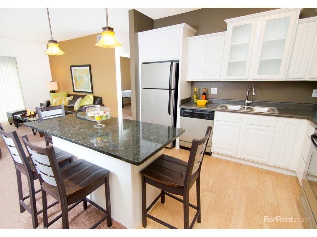 Waterbury Place & The Hamptons - Photo 2 of 19