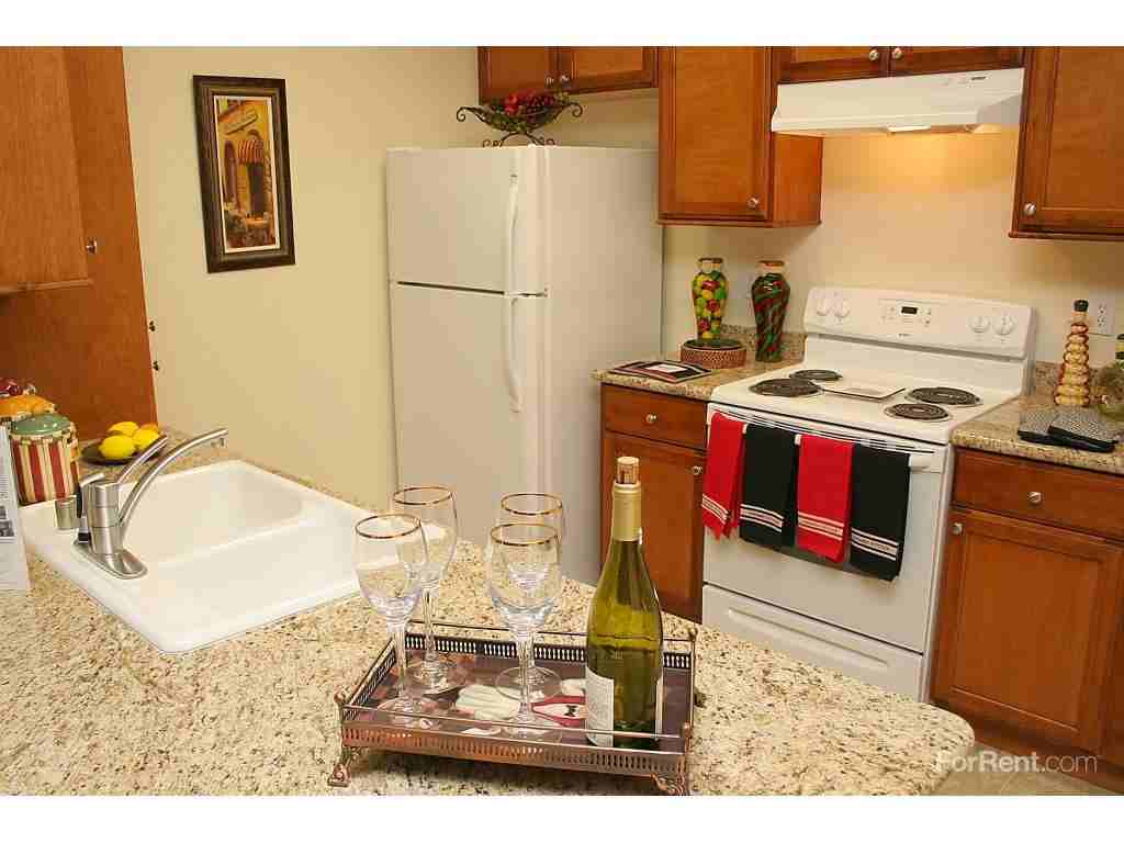 Villa Sorrento Senior Apartments - Photo 3 of 8