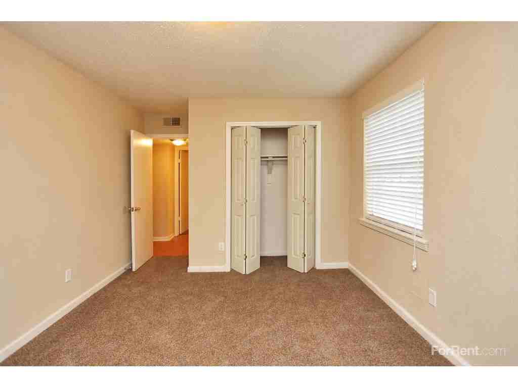 Woodley Terrace - Photo 2 of 19