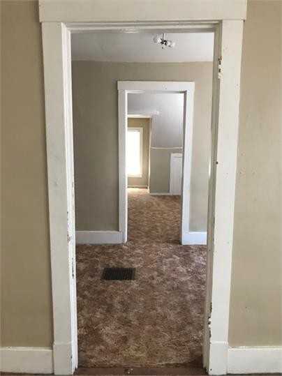 209 W 7TH - Photo 2 of 10