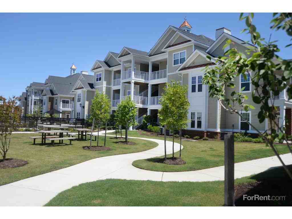 Fenwyck Manor at Blenheim Luxury Apartments & Townhomes 1805 Kerwyck