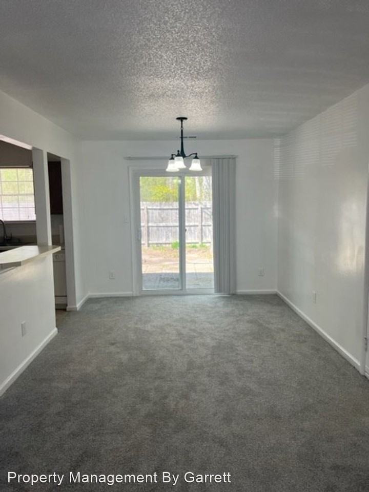 209 Old Bridge Ct - Photo 3 of 12