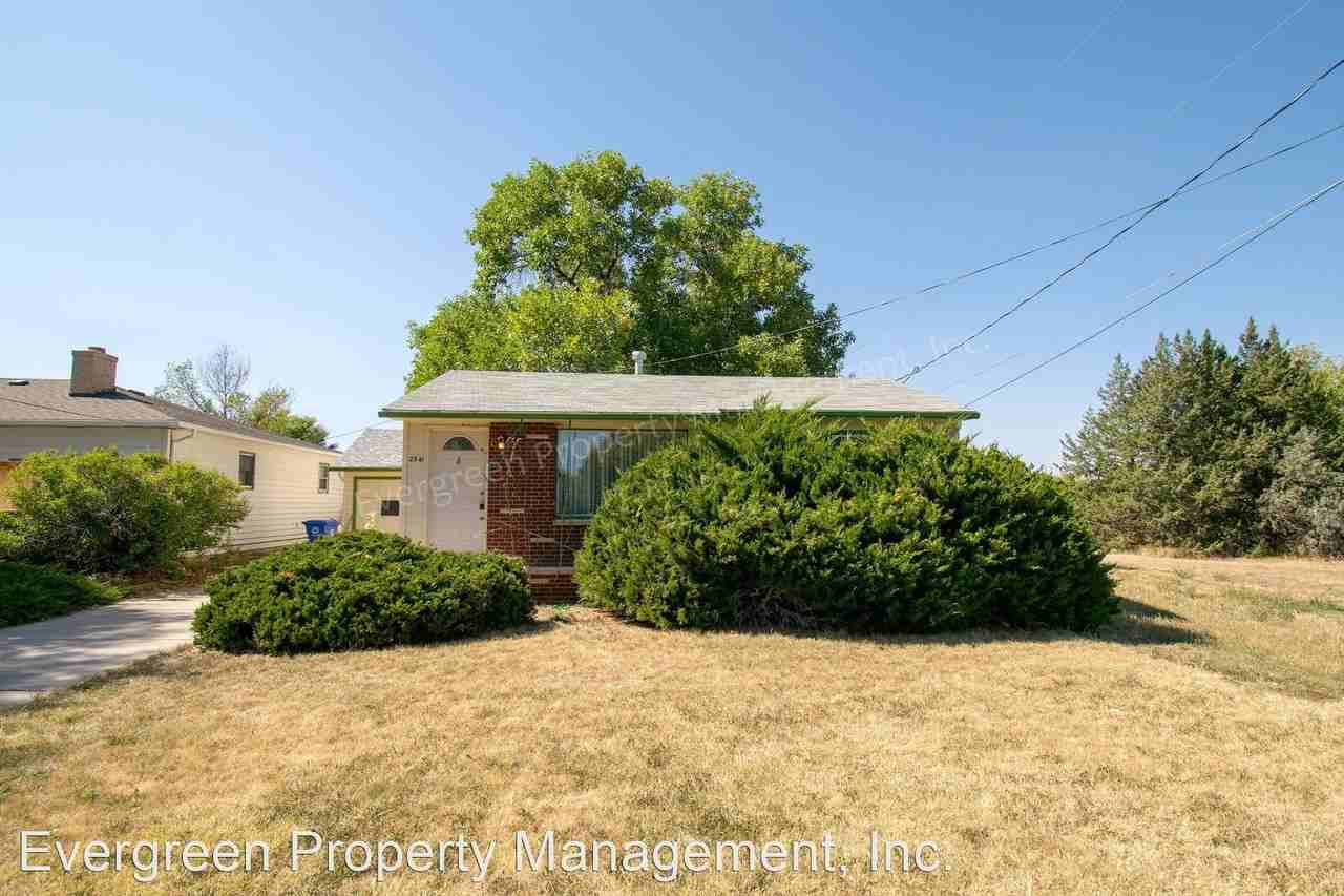 2541 N Garfield Ave - Photo 2 of 20