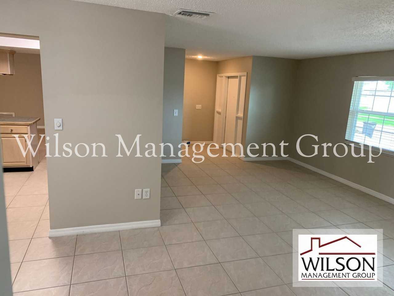 620 Lakespur Ln - Photo 2 of 26