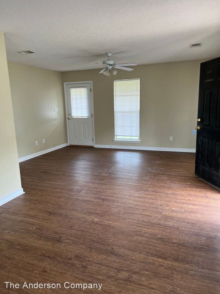 126 Twelve Oaks Ct - Photo 3 of 7