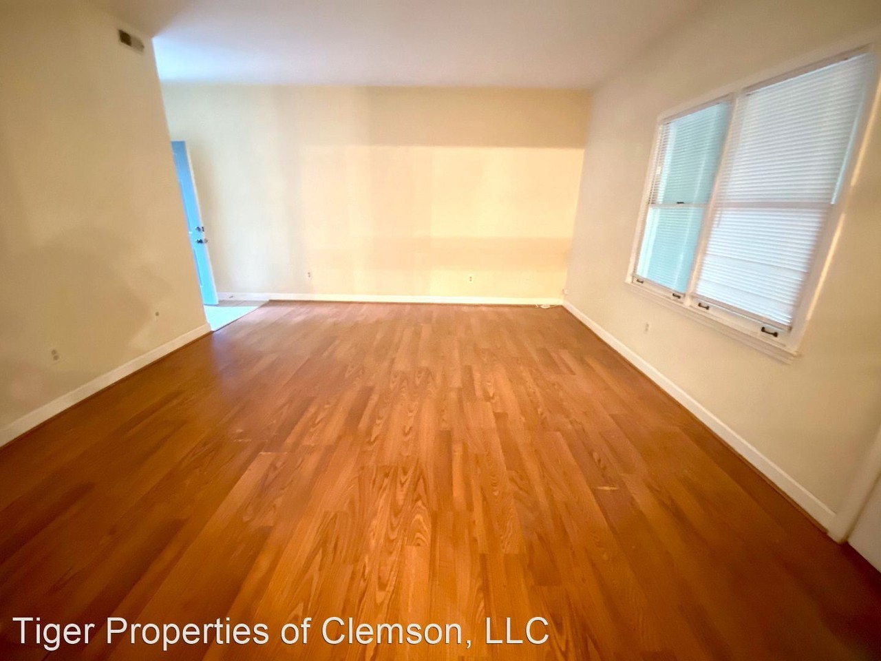 245 Willow Ct - Photo 2 of 21