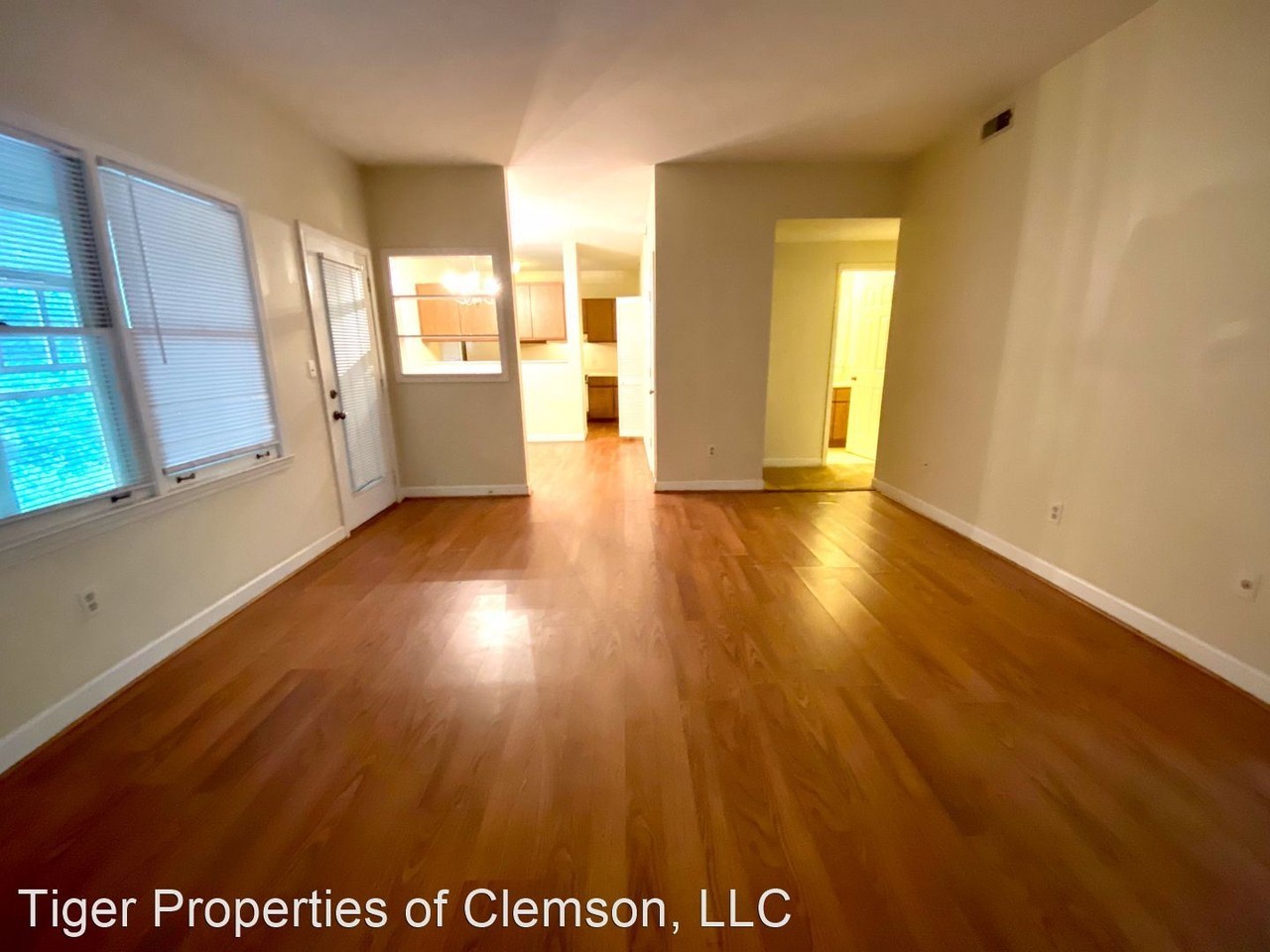 245 Willow Ct - Photo 3 of 21