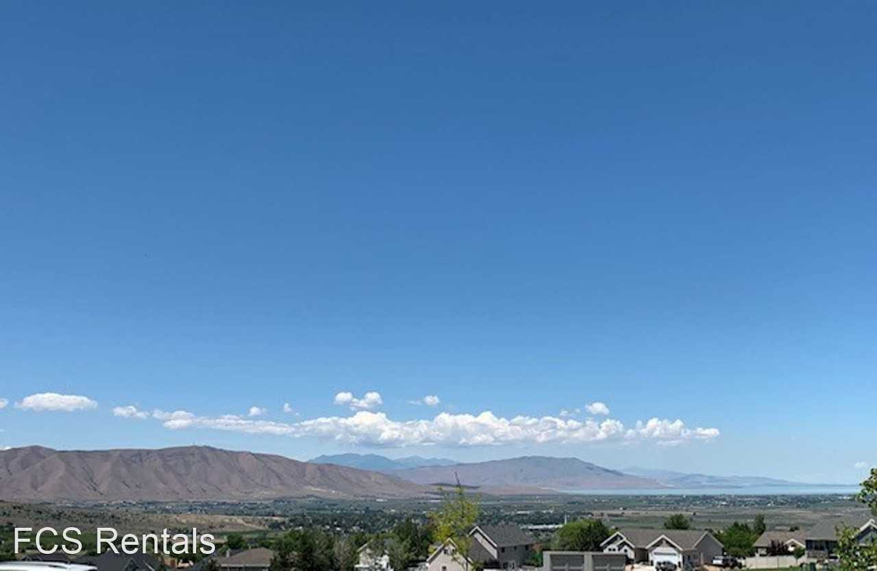 66 N Parkside Loop - Photo 2 of 14