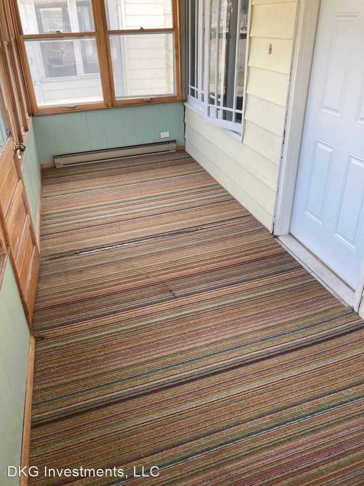 726 W South St - Photo 3 of 8