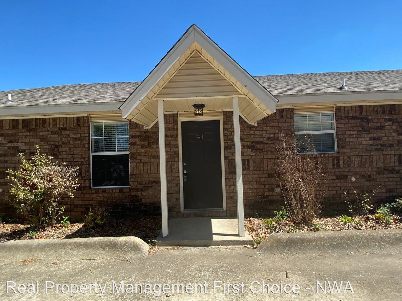44 S Locust St - Photo 3 of 21