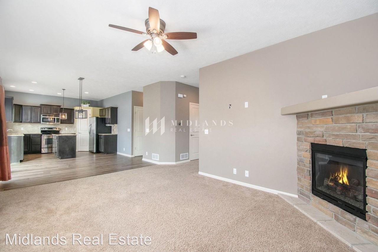 14200 S 18th St - Photo 3 of 14