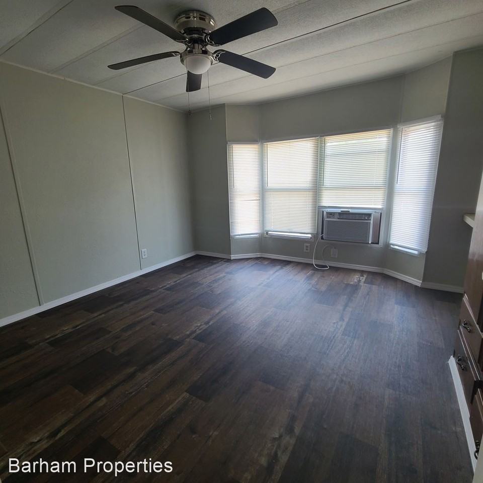 246 Circle Park Dr - Photo 3 of 7